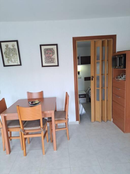 Holiday Center Apartamento Vistas Mar, Acceso Directo Playa Y Piscina Roses Bagian luar foto