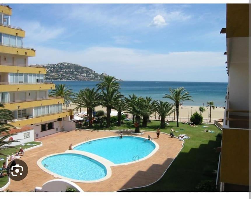 Holiday Center Apartamento Vistas Mar, Acceso Directo Playa Y Piscina Roses Bagian luar foto